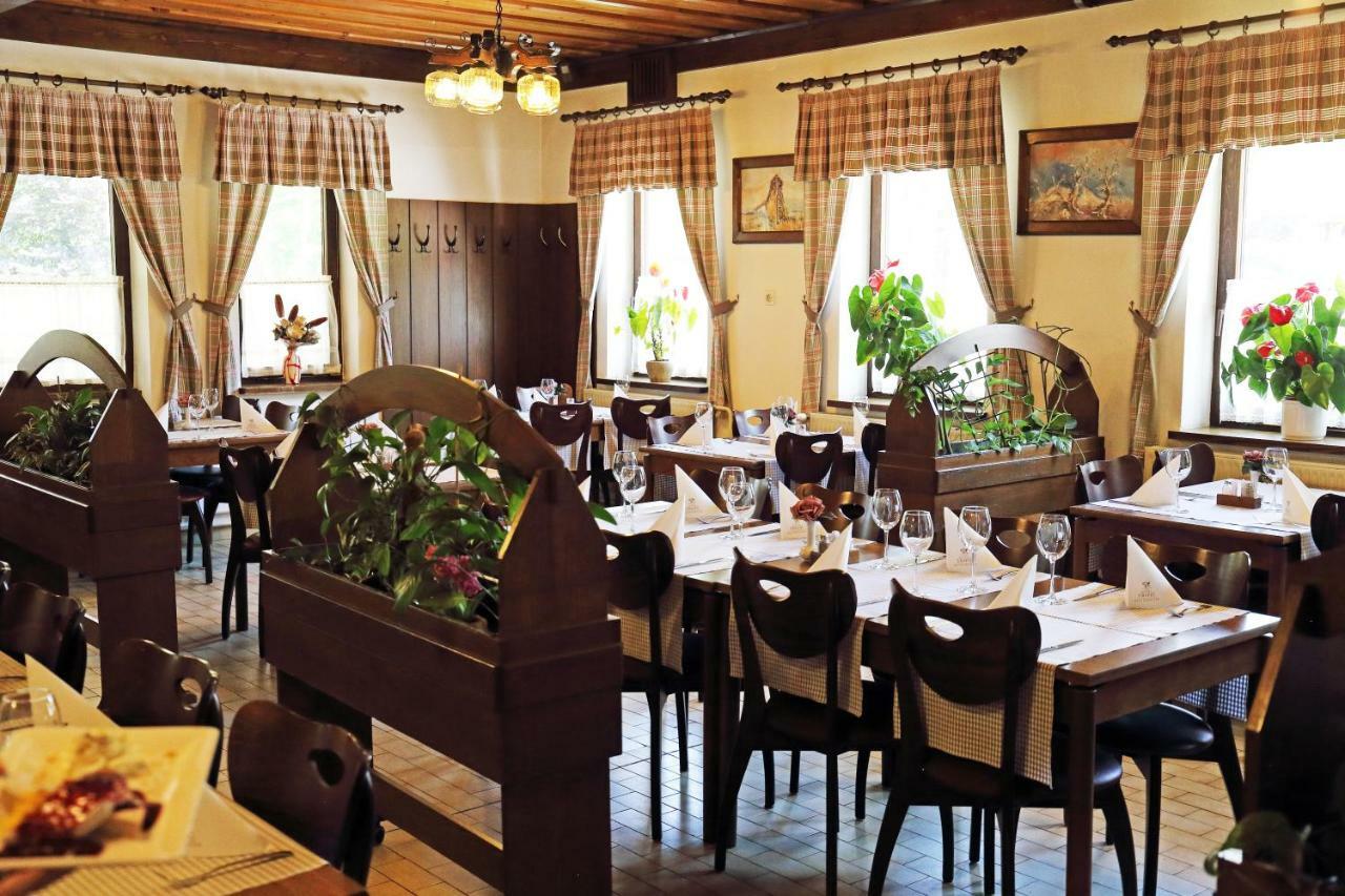 Hotel Tripic, Restaurant And Pizzeria بوينج المظهر الخارجي الصورة