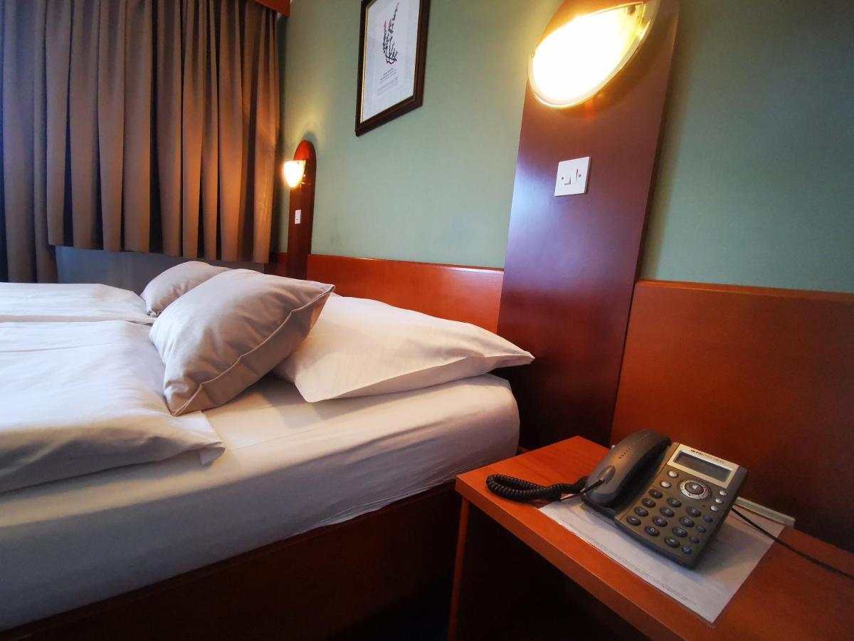 Hotel Tripic, Restaurant And Pizzeria بوينج المظهر الخارجي الصورة